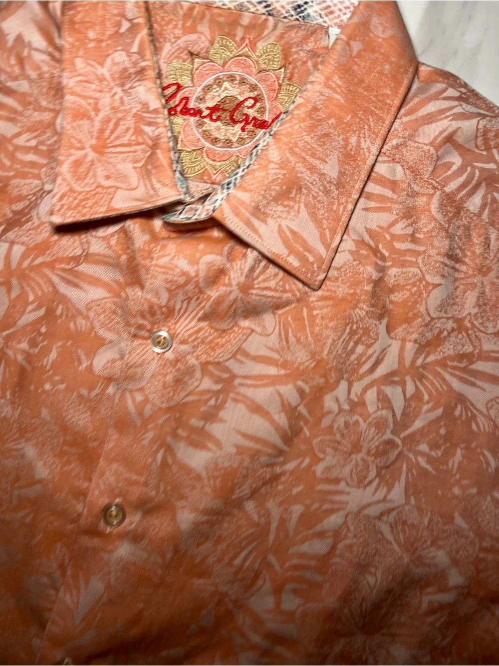 Robert Graham VintShort-Sleeve Floral Button-Up Shirt in Coral - Picture 2 of 6